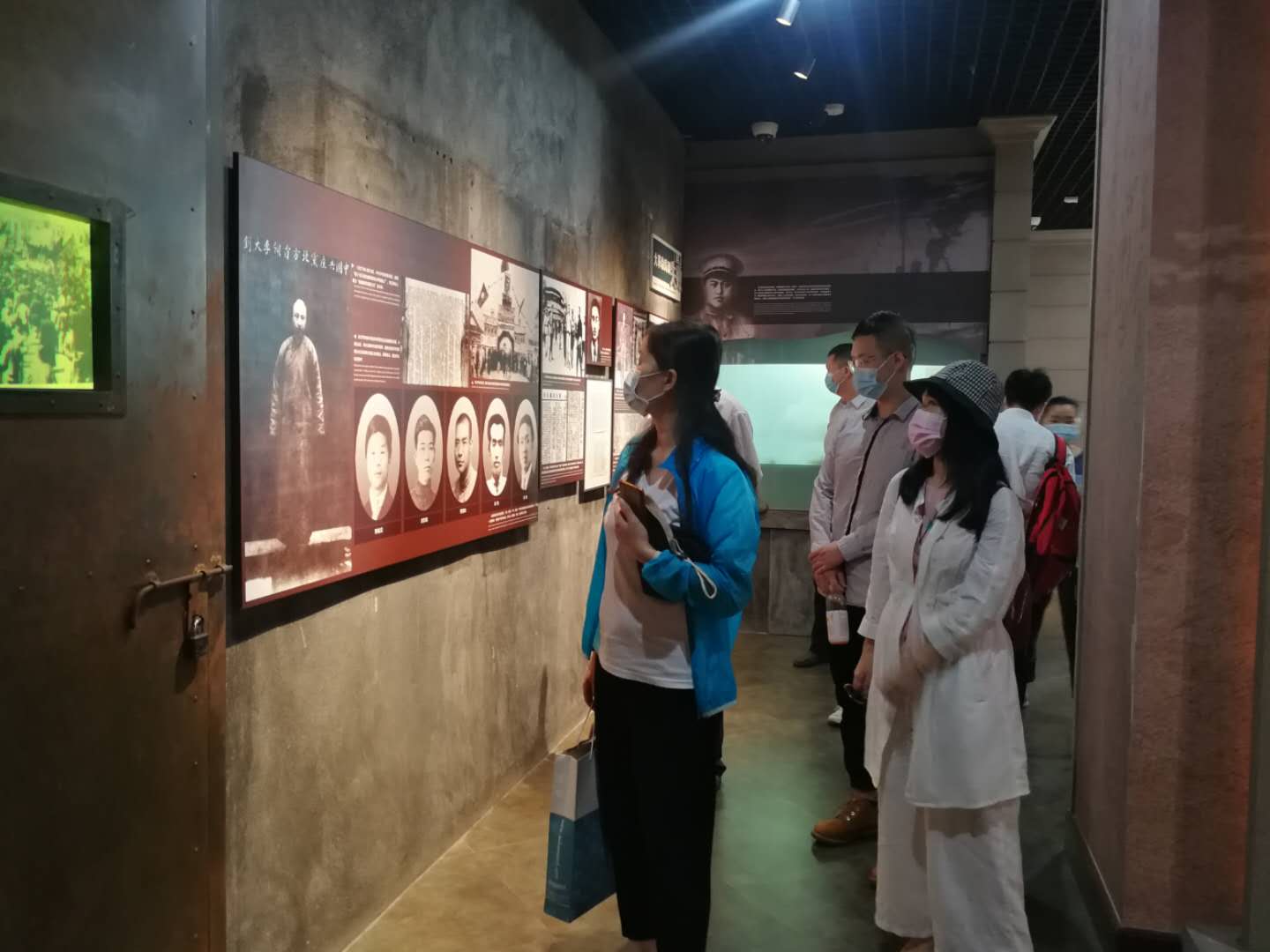 聆听历史足音,缅怀峥嵘岁月 公司员工参观武汉革命博物馆(图1) 聆听历史足音,缅怀峥嵘岁月 公司员工参观武汉革命博物馆(图1)