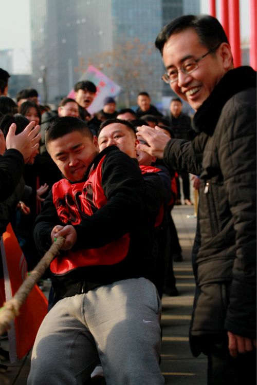 九游体育卫冕全区拔河比赛冠军(图1) 九游体育卫冕全区拔河比赛冠军(图1)