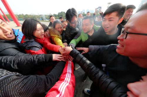 九游体育卫冕全区拔河比赛冠军(图3) 九游体育卫冕全区拔河比赛冠军(图3)