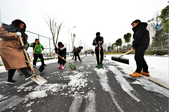 一场雪,九游体育美得不要不要的 但最美的风景还是他们(图12) 一场雪,九游体育美得不要不要的 但最美的风景还是他们(图12)