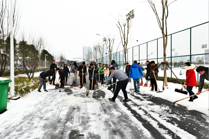 一场雪,九游体育美得不要不要的 但最美的风景还是他们(图13) 一场雪,九游体育美得不要不要的 但最美的风景还是他们(图13)