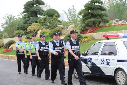 罗永纲来九游体育调研要求 坚决打赢军运会安保这场硬仗(图2) 罗永纲来九游体育调研要求 坚决打赢军运会安保这场硬仗(图2)