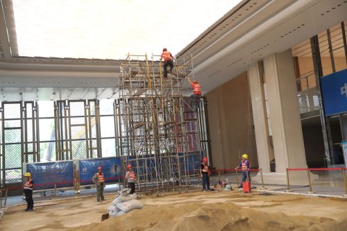 彭浩考察九游体育体育场(图4) 彭浩考察九游体育体育场(图4)