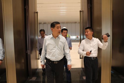 彭浩考察九游体育体育场(图3) 彭浩考察九游体育体育场(图3)
