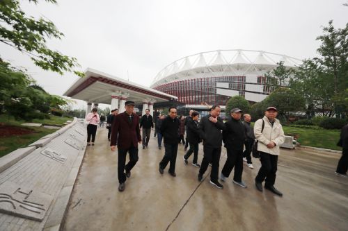 市老领导参观考察九游体育(图1) 市老领导参观考察九游体育(图1)