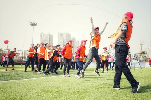 九游体育举办2018趣味运动会(图5) 九游体育举办2018趣味运动会(图5)