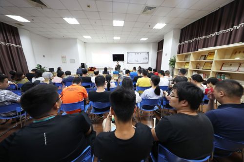 第五期“新时代大讲堂”暨“七一”建党节纪念活动在九游体育举行(图3) 第五期“新时代大讲堂”暨“七一”建党节纪念活动在九游体育举行(图3)