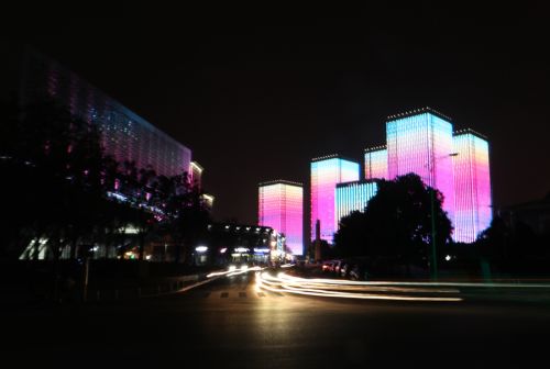 主媒体中心点亮车都夜景(图6) 主媒体中心点亮车都夜景(图6)