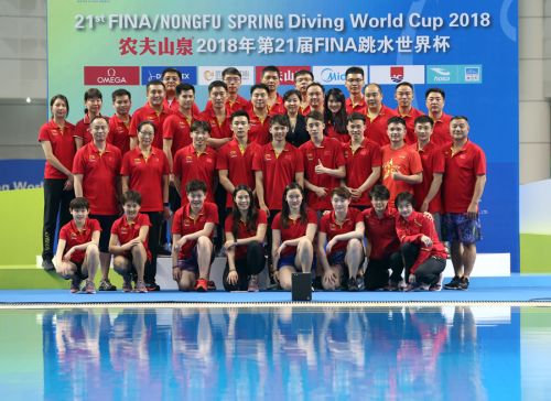 站在舞台中央迎来关注目光 ▏九游体育2018年文体活动亮点频出(图1) 站在舞台中央迎来关注目光 ▏九游体育2018年文体活动亮点频出(图1)