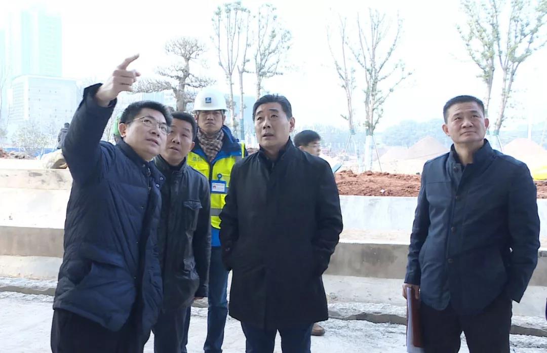 彭浩到九游体育现场办公 检查推进军运会场馆建设和环境提升工作(图1) 彭浩到九游体育现场办公 检查推进军运会场馆建设和环境提升工作(图1)