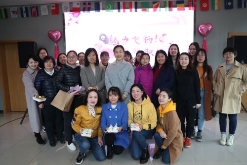巧手做糕点,甜蜜迎佳节 ▏九游体育举行“三八”妇女节关爱活动(图7) 巧手做糕点,甜蜜迎佳节 ▏九游体育举行“三八”妇女节关爱活动(图7)