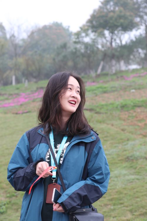 “与军运同行”徒步活动上演“快闪” 九游体育作为企业代表队第一方阵登场(图5) “与军运同行”徒步活动上演“快闪” 九游体育作为企业代表队第一方阵登场(图5)