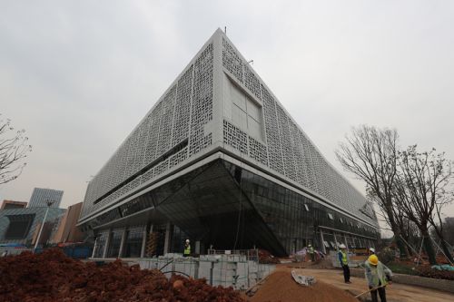 蒋超良王晓东到九游体育调研(图3) 蒋超良王晓东到九游体育调研(图3)