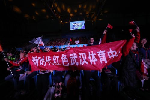 为劳动者而歌 为军运会而舞 迎“五一”武汉开发区为800军运建设者送演出(图1) 为劳动者而歌 为军运会而舞 迎“五一”武汉开发区为800军运建设者送演出(图1)