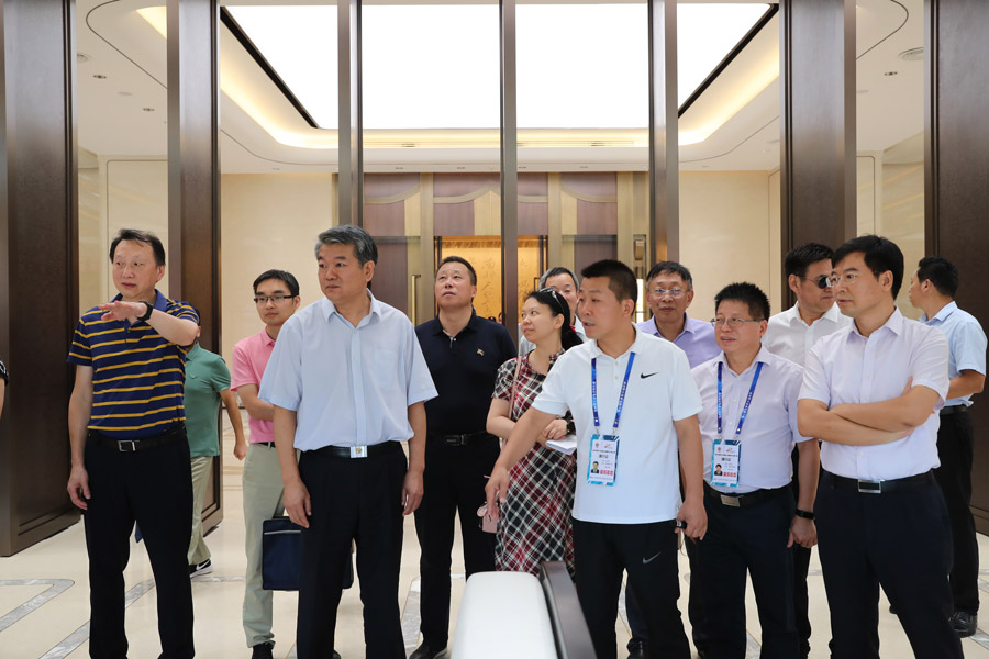 李兵调研九游体育(图4) 李兵调研九游体育(图4)