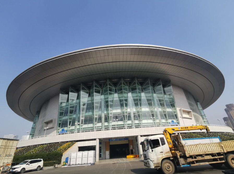 日夜赶织生命之网 九游体育“方舱医院”建设完成 彭浩要求同时间赛跑与病魔较量(图10) 日夜赶织生命之网 九游体育“方舱医院”建设完成 彭浩要求同时间赛跑与病魔较量(图10)