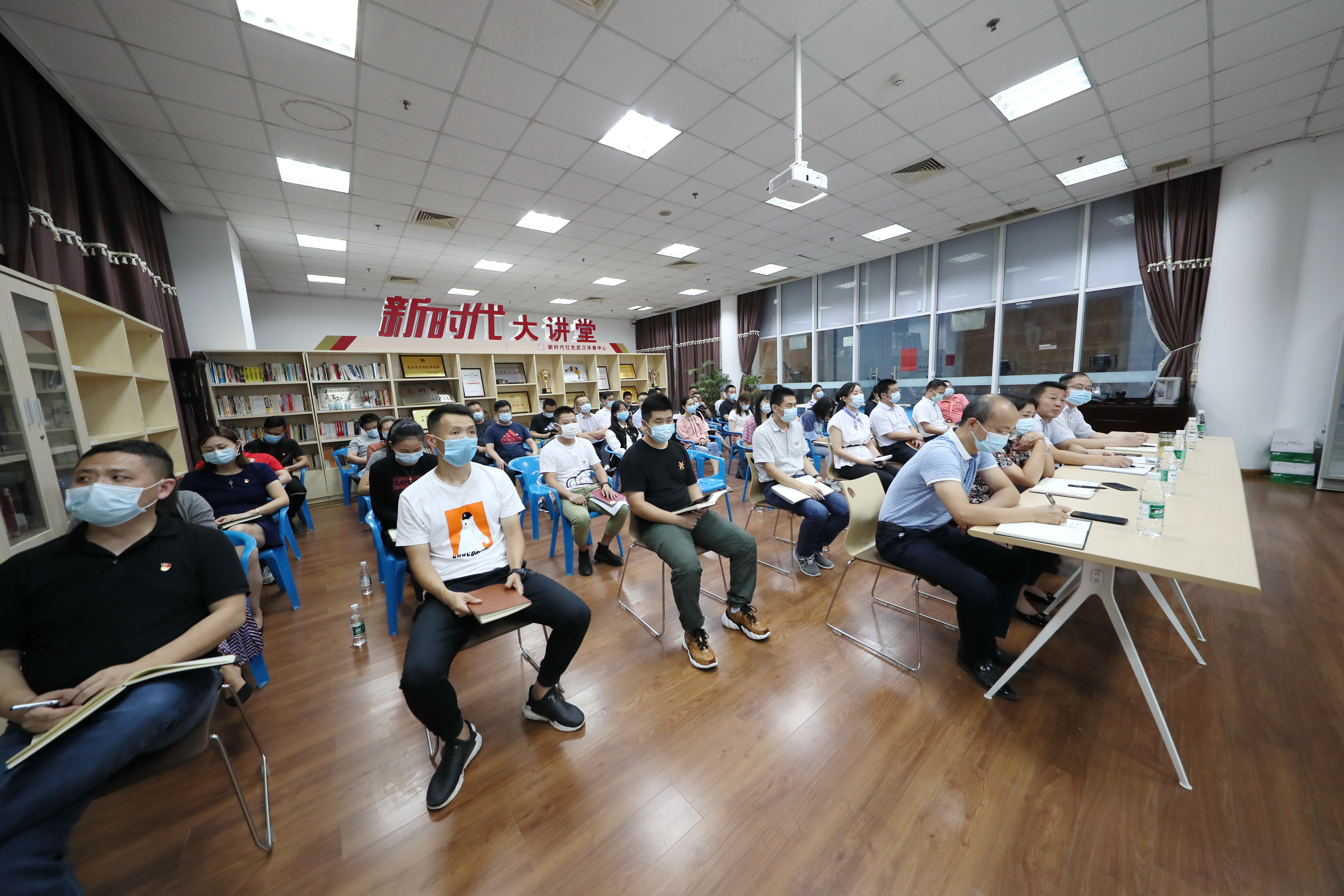 初心如磐使命在肩 一堂生动深刻的主题党课(图5) 初心如磐使命在肩 一堂生动深刻的主题党课(图5)