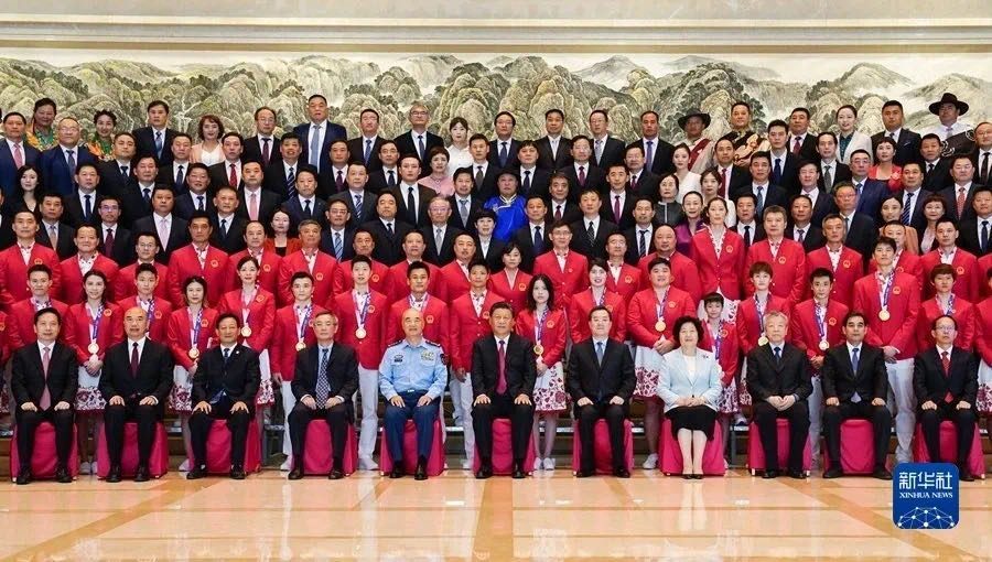 吴志锋作为全国群众体育“双先”代表受到习近平总书记亲切接见(图1) 吴志锋作为全国群众体育“双先”代表受到习近平总书记亲切接见(图1)